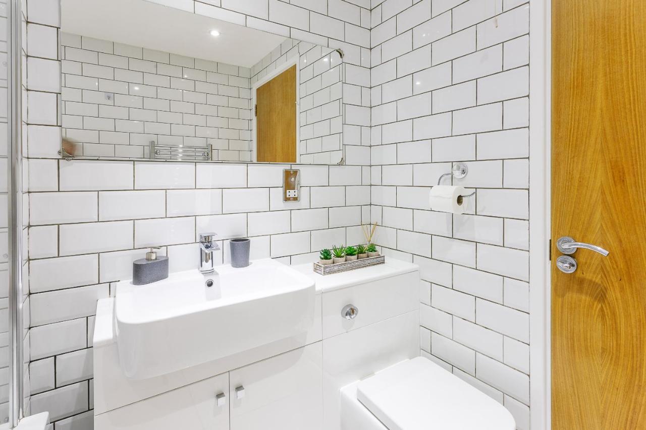 Boutique Quayside Apartment - Free Parking Ньюкасл-апон-Тайн Екстер'єр фото